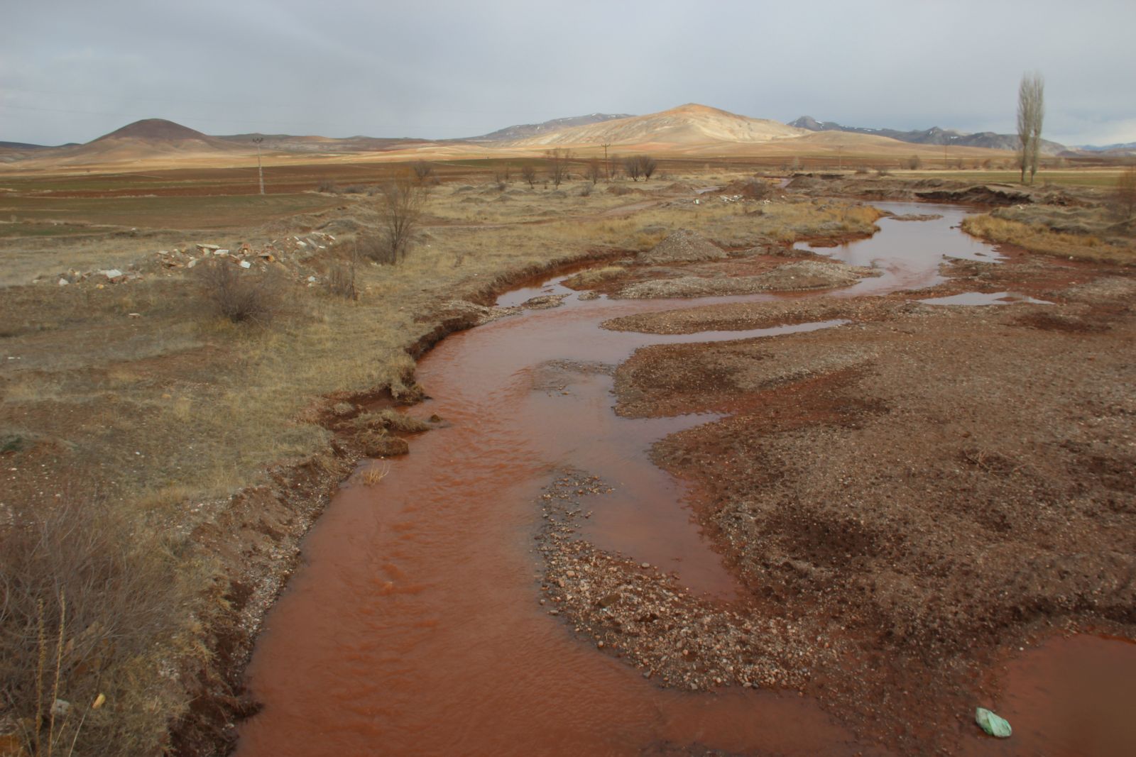 Kızılırmak neden kırmızı? (Kızılırmak Nehri Niçin Kırmızı)